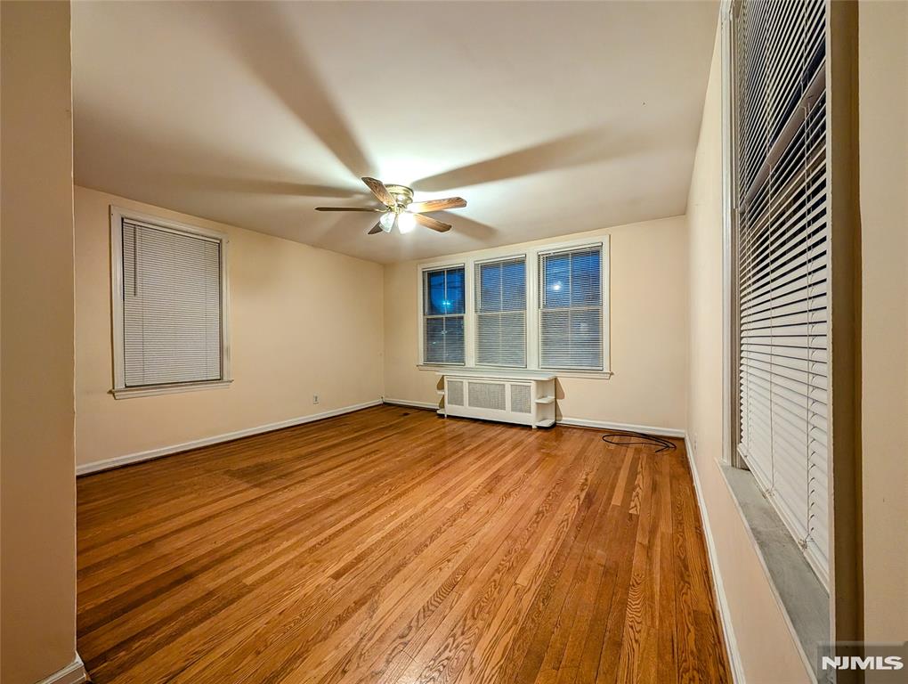 property viewer photo 5