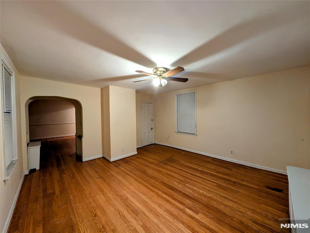 property viewer photo 6