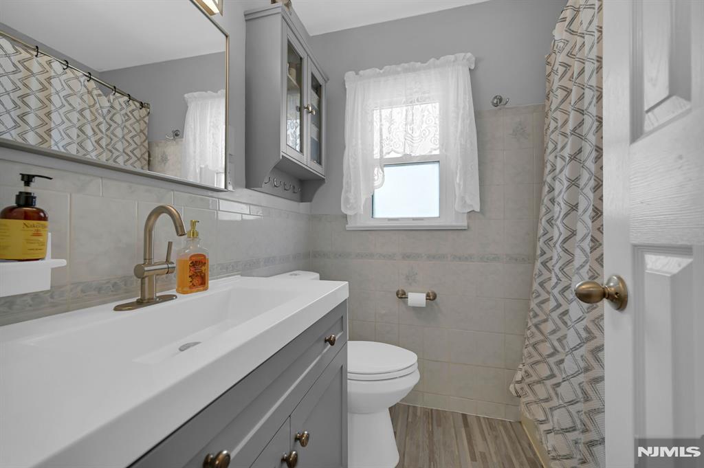 property viewer photo 12
