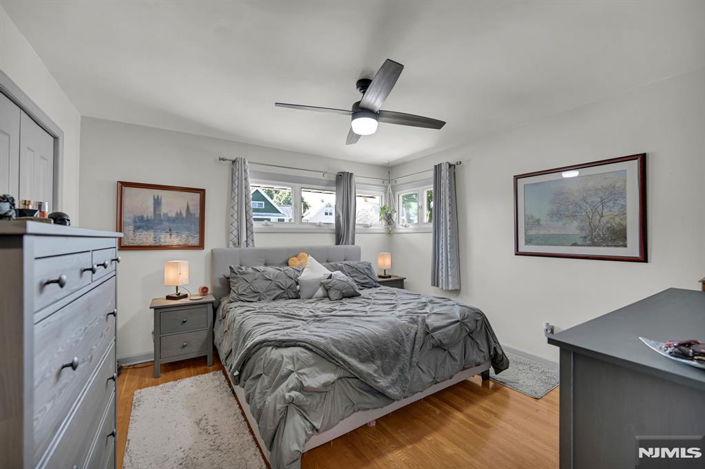 property viewer photo 13