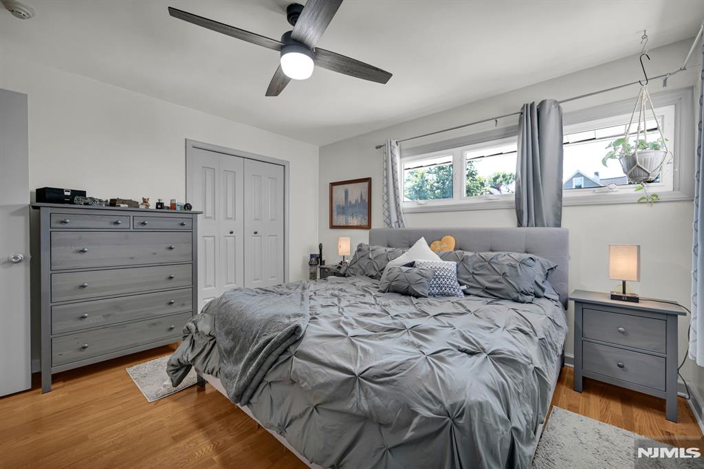 property viewer photo 14