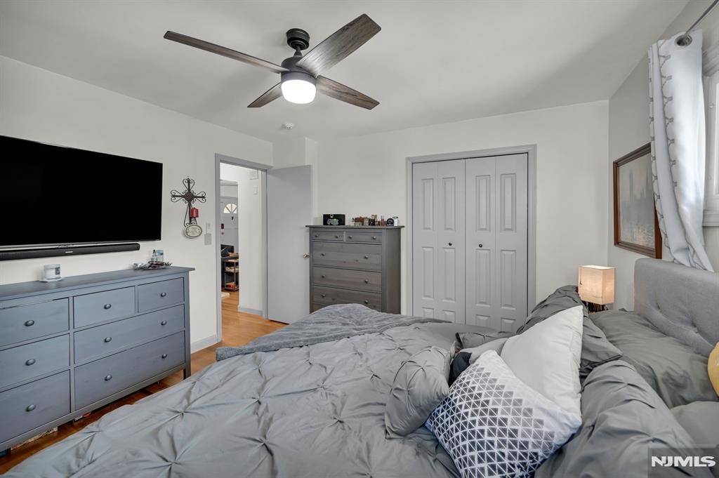 property viewer photo 15