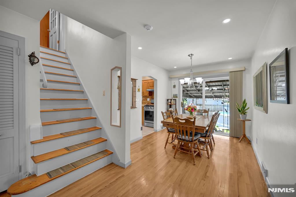 property viewer photo 16