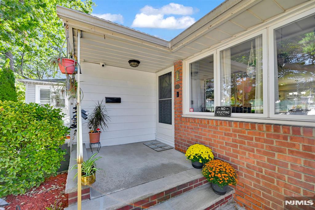 property viewer photo 3
