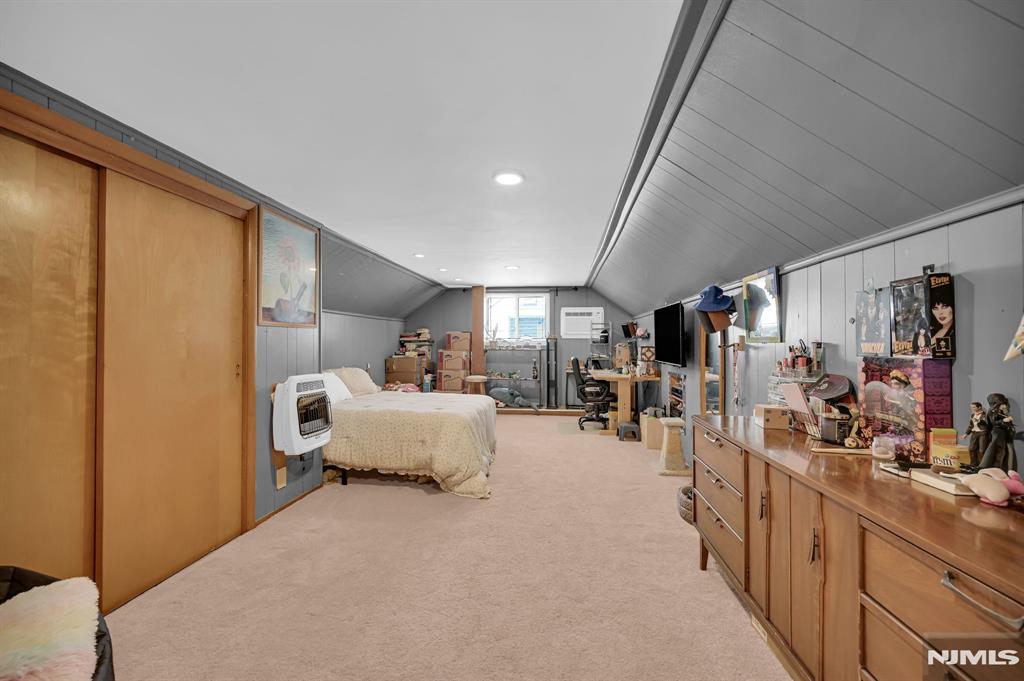 property viewer photo 35