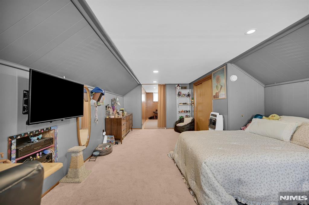 property viewer photo 38