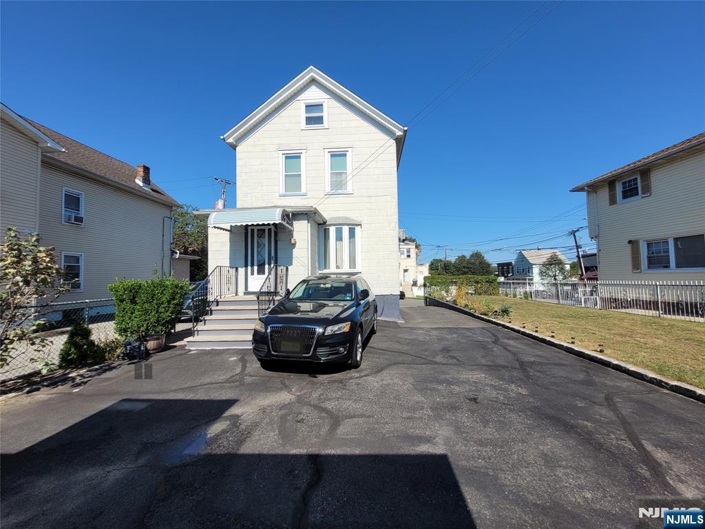 main property photo 13