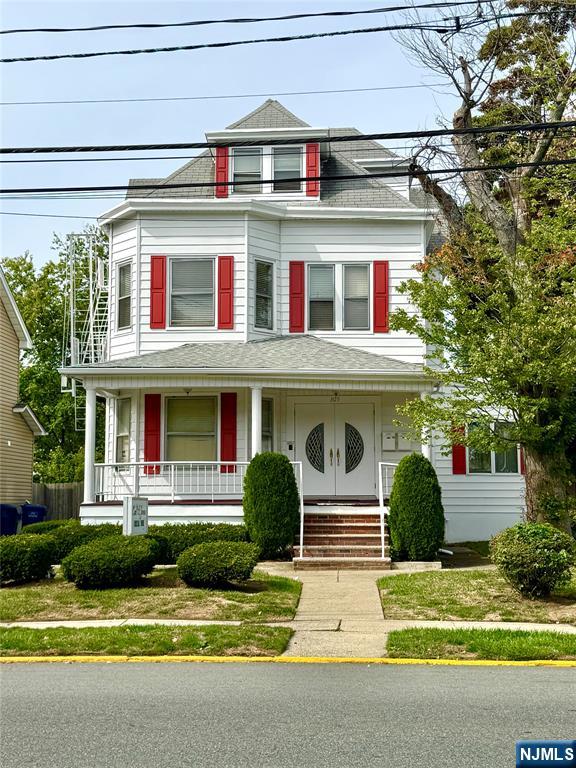 main property photo 9