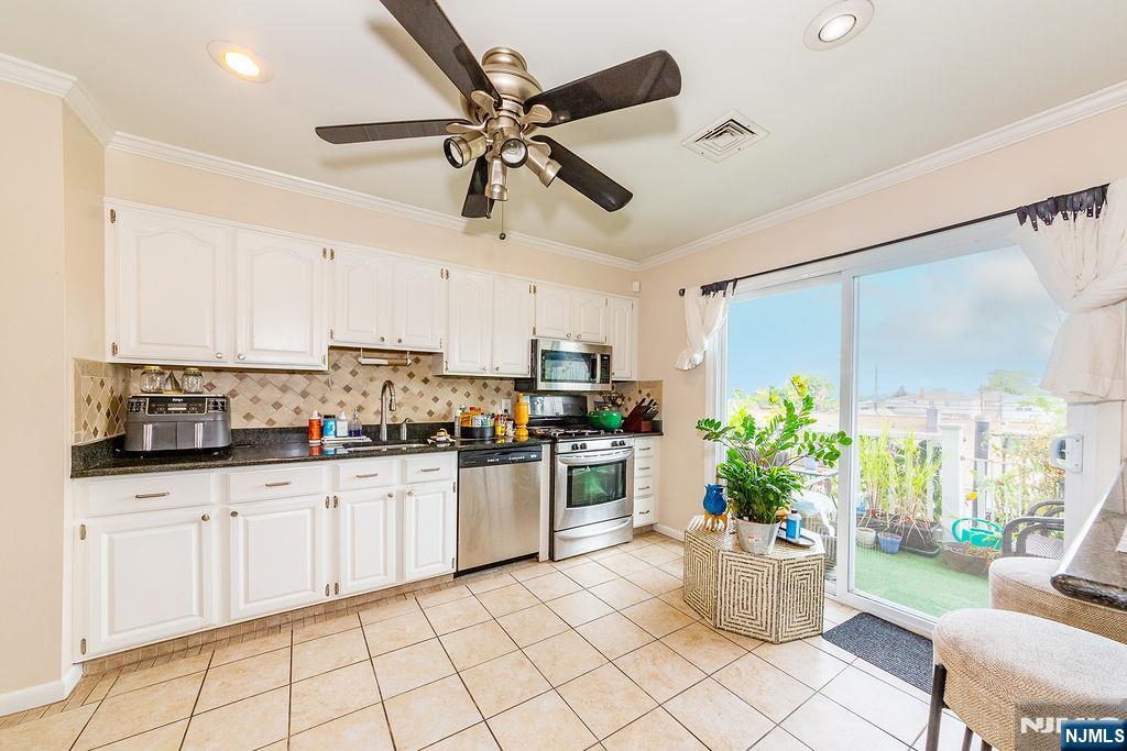 property viewer photo 5