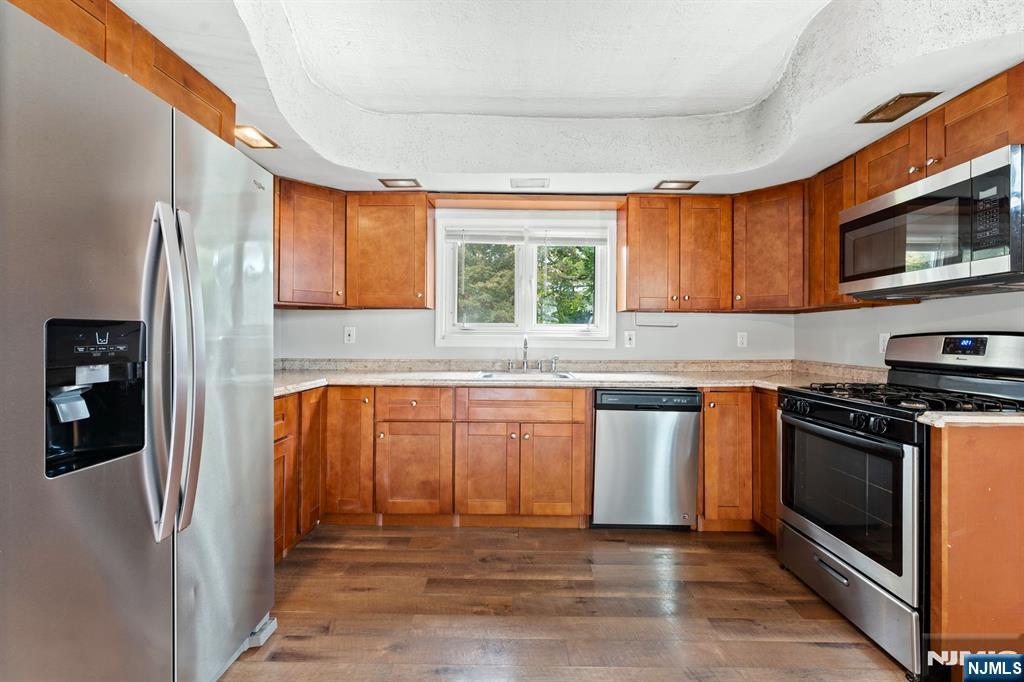 property viewer photo 10