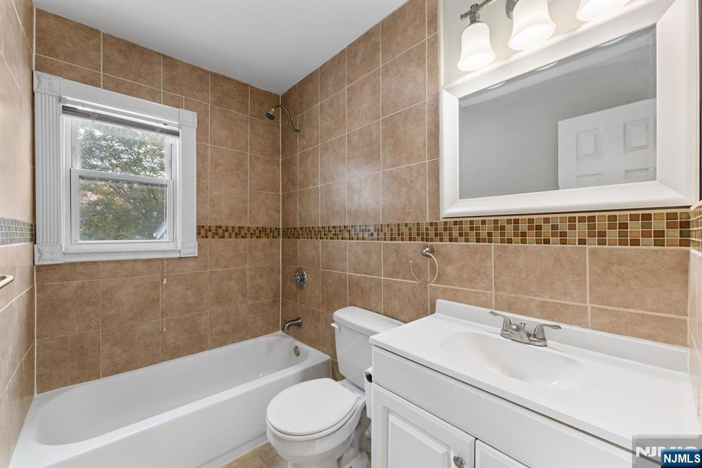 property viewer photo 15
