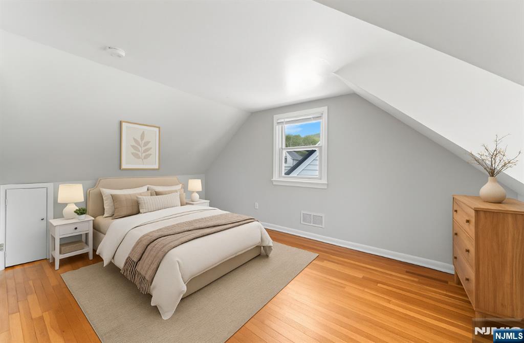 property viewer photo 23