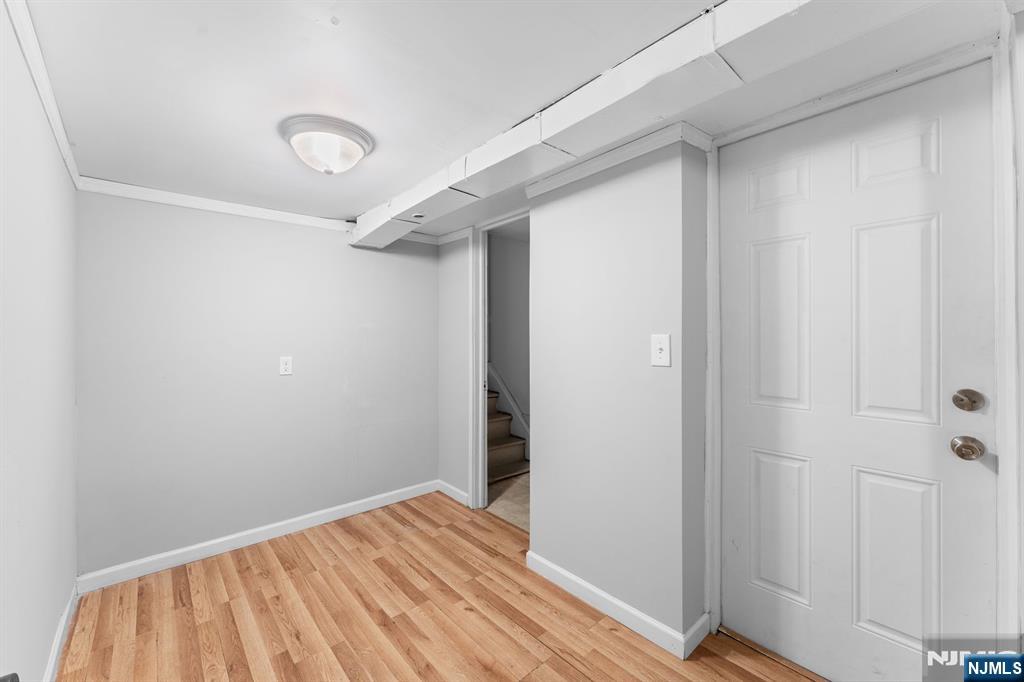 property viewer photo 25