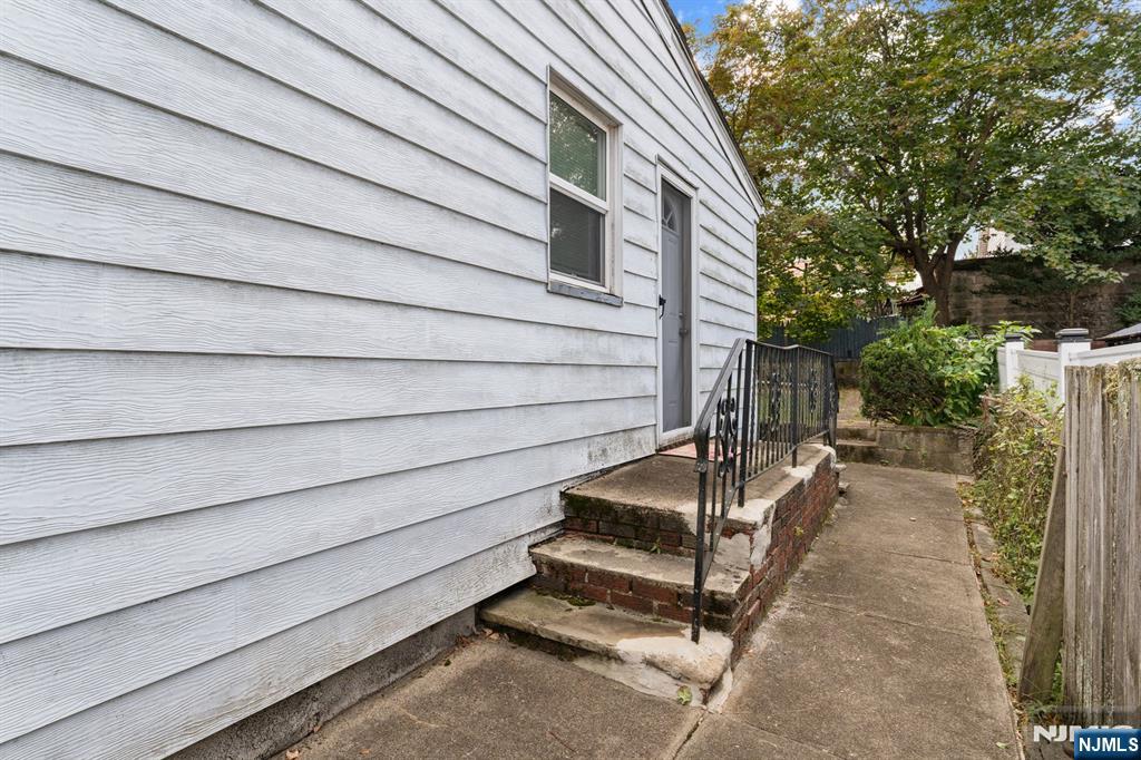 property viewer photo 32