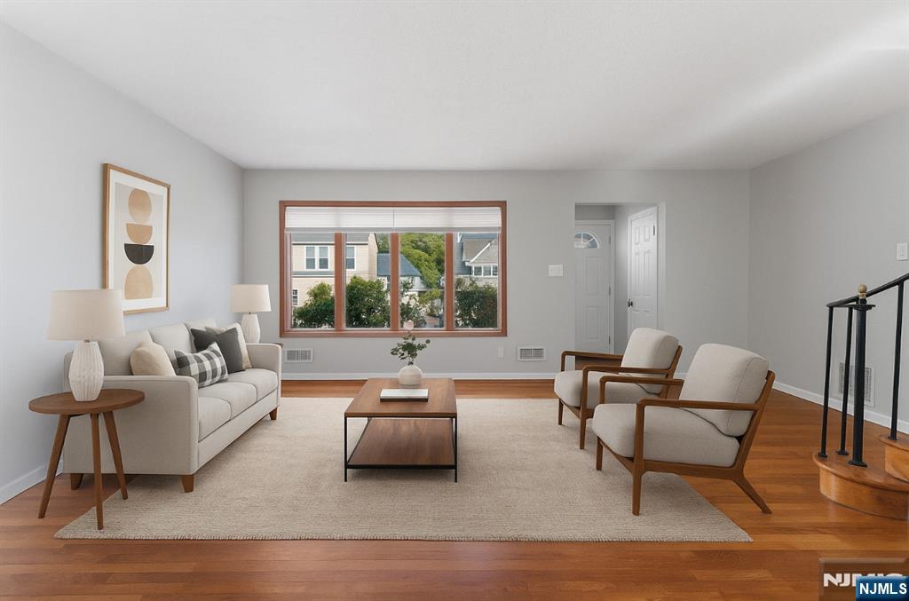 property viewer photo 4