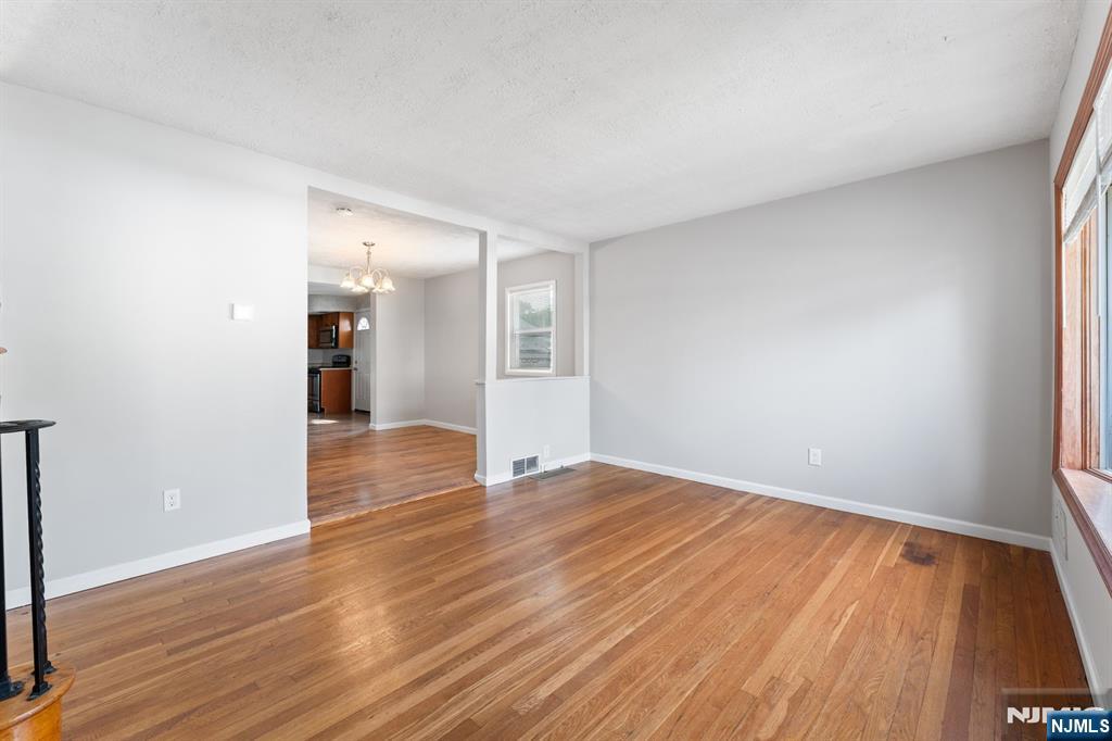 property viewer photo 5
