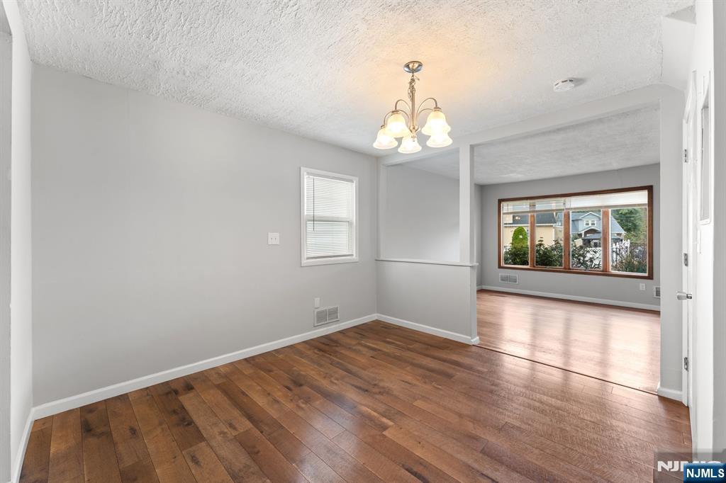 property viewer photo 7