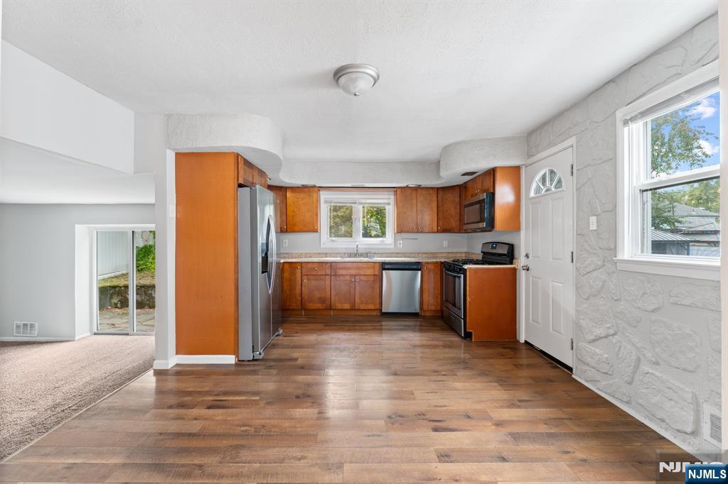 property viewer photo 9