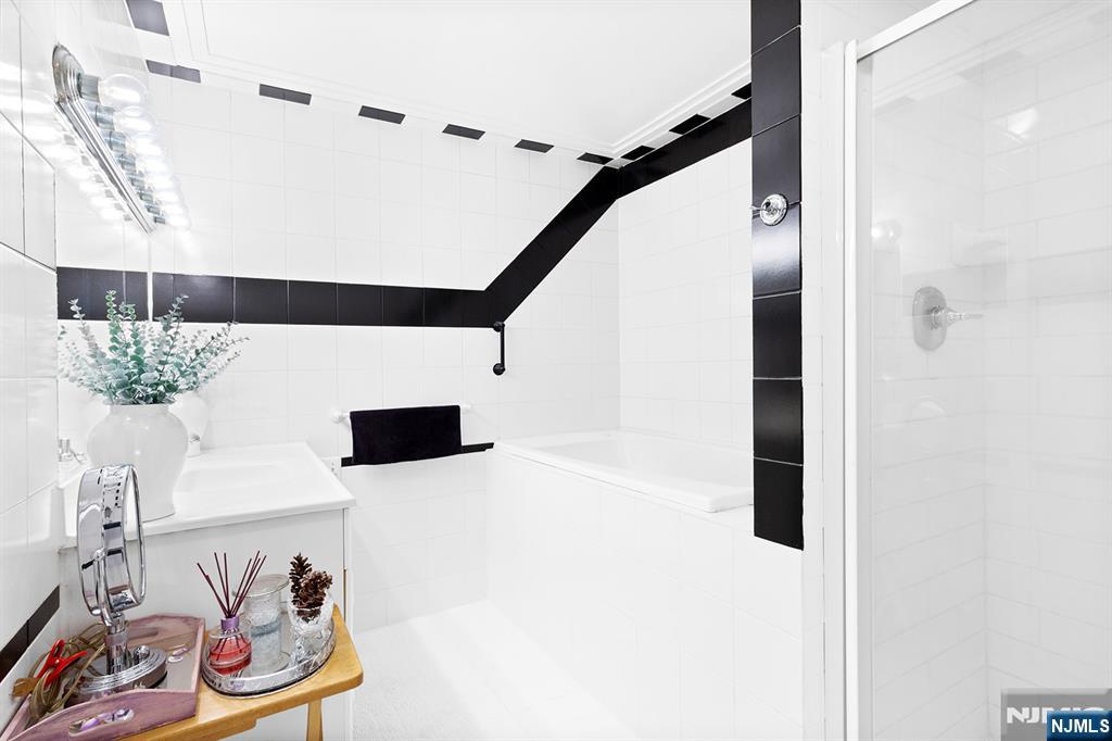 property viewer photo 15