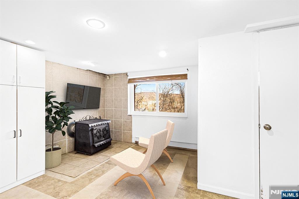property viewer photo 3