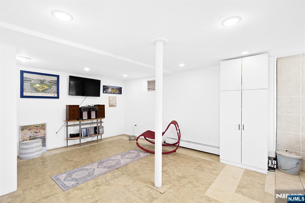 property viewer photo 6