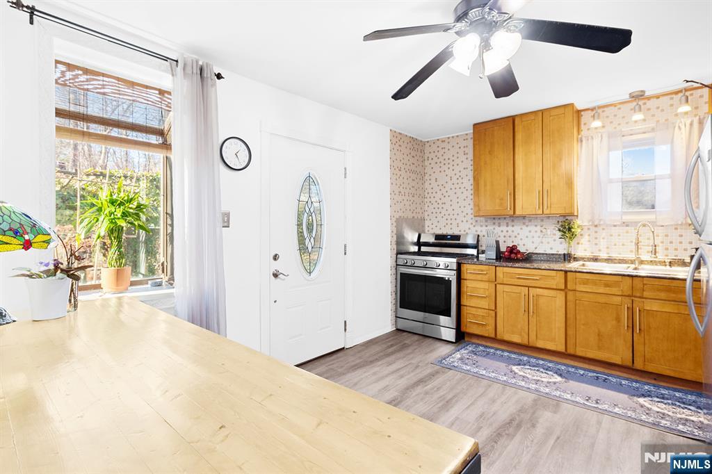 property viewer photo 8
