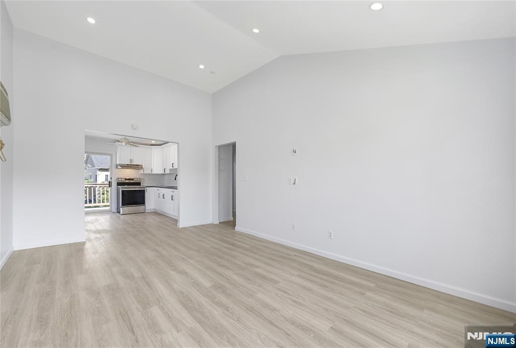 property viewer photo 5