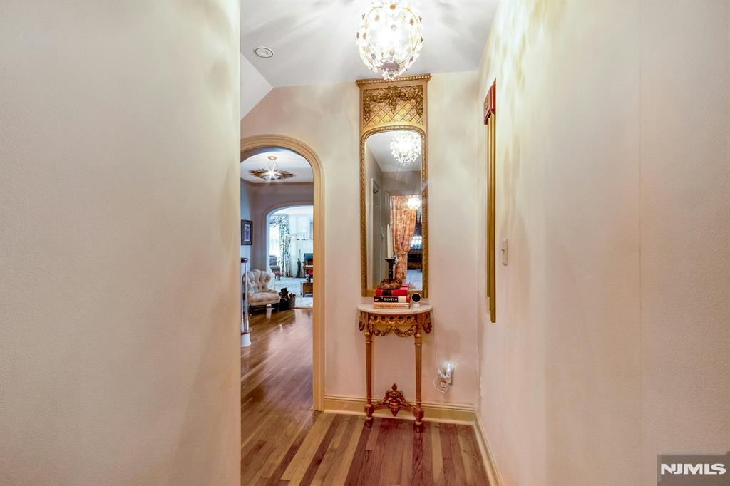 property viewer photo 13