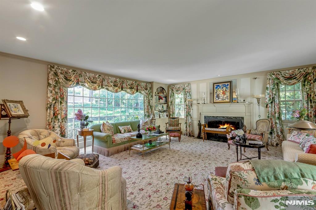 property viewer photo 2
