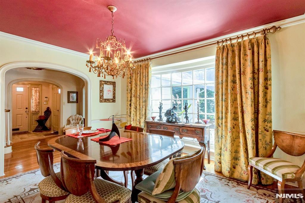 property viewer photo 5