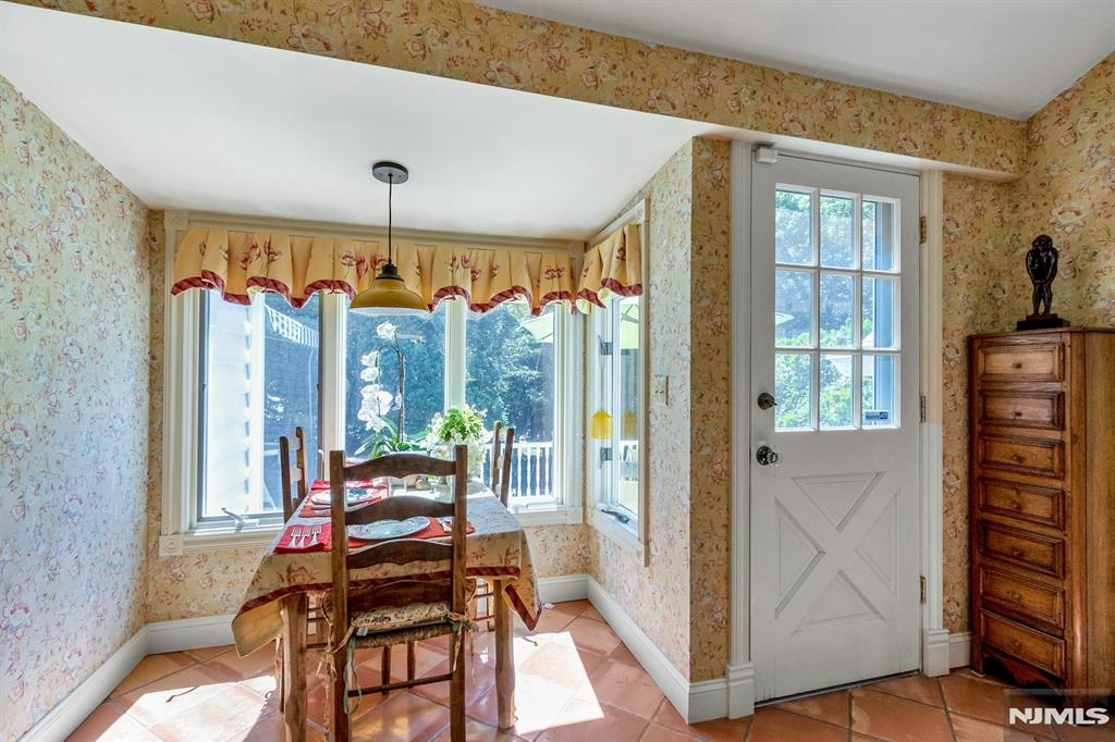 property viewer photo 6
