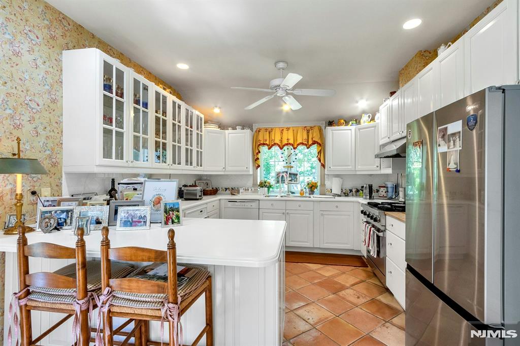 property viewer photo 7