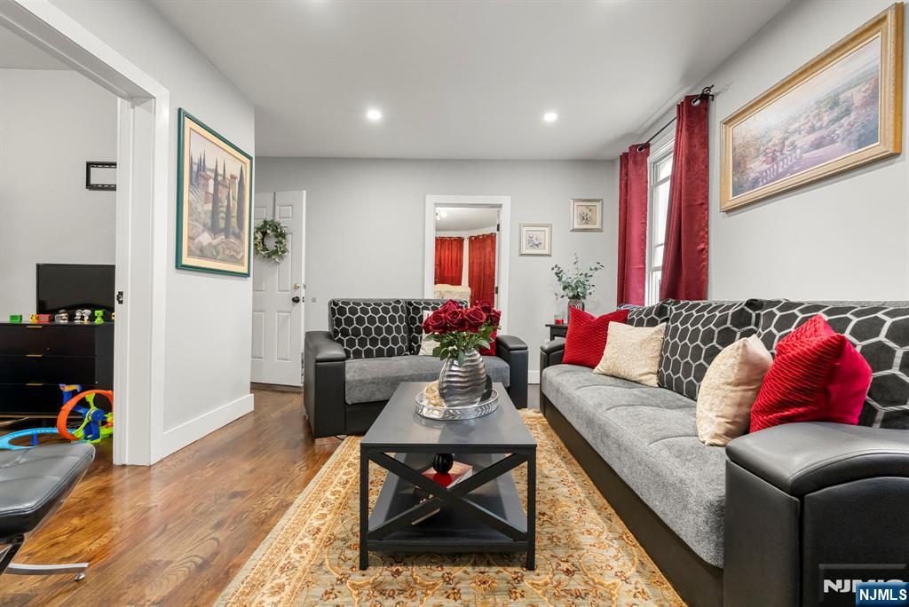 main property photo 14