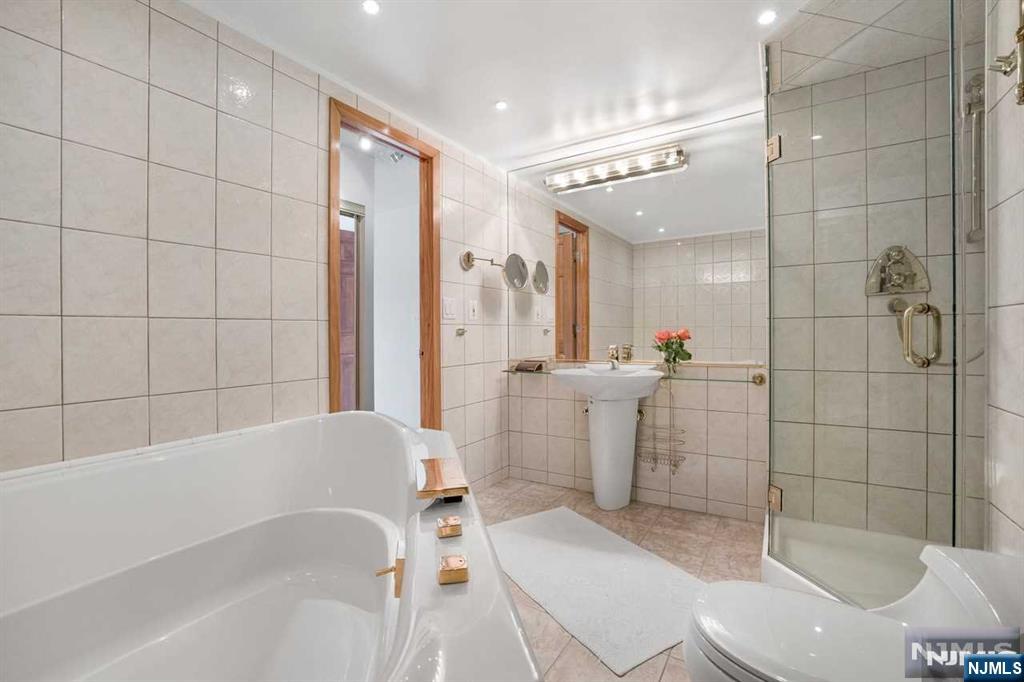 property viewer photo 10