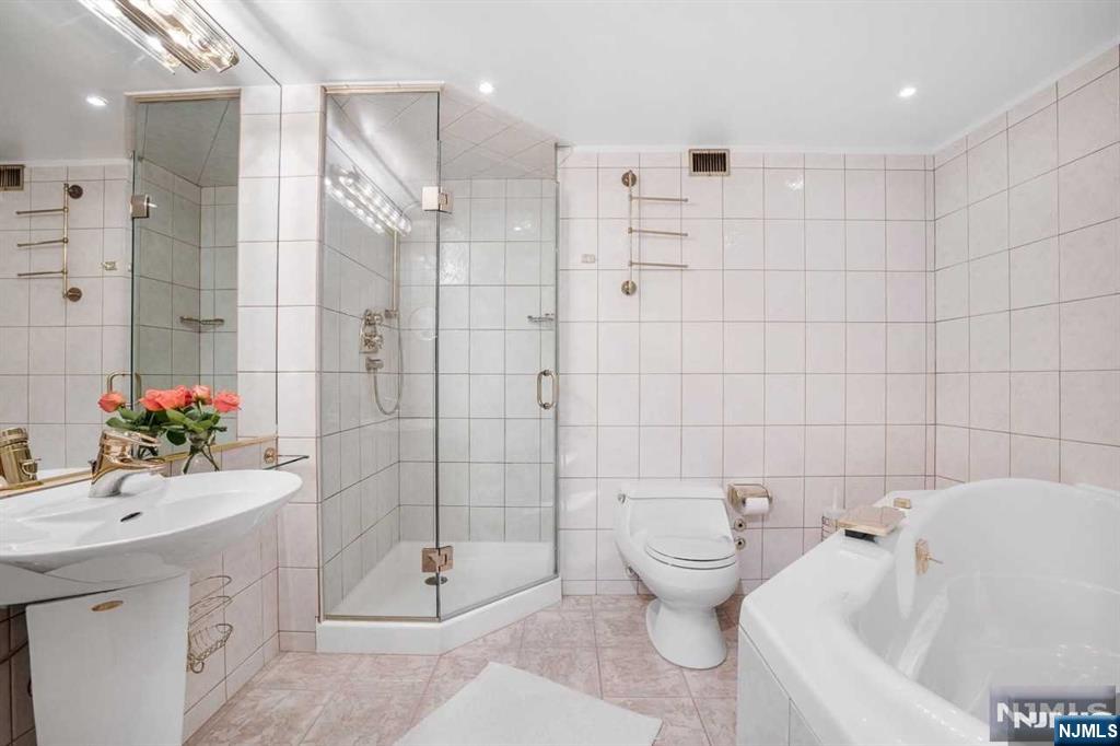 property viewer photo 12