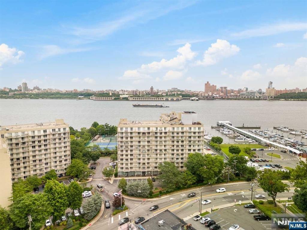 property viewer photo 16