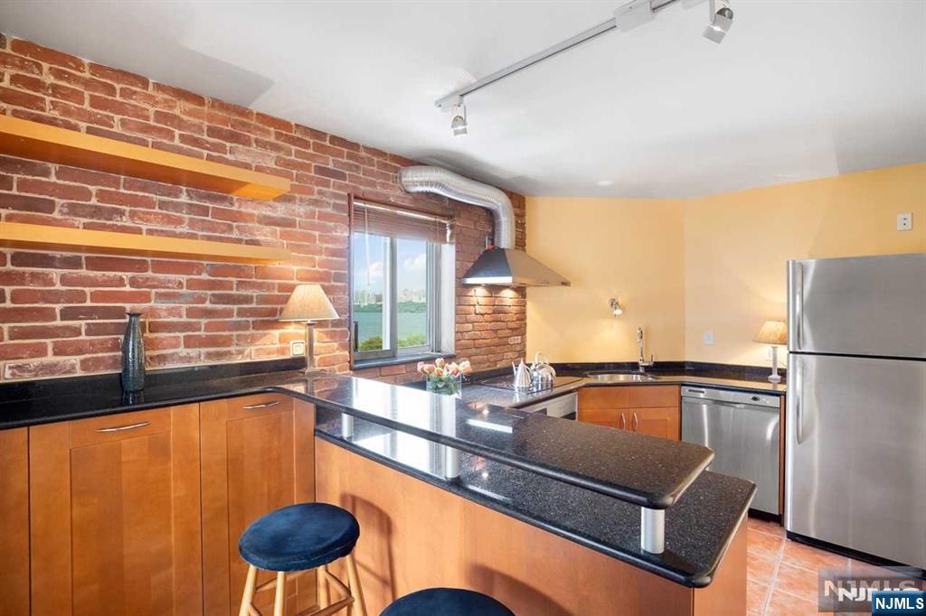 property viewer photo 2