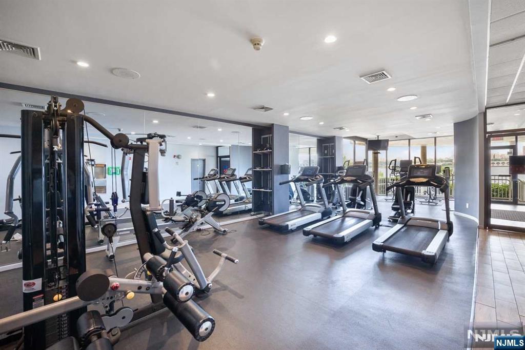 property viewer photo 23