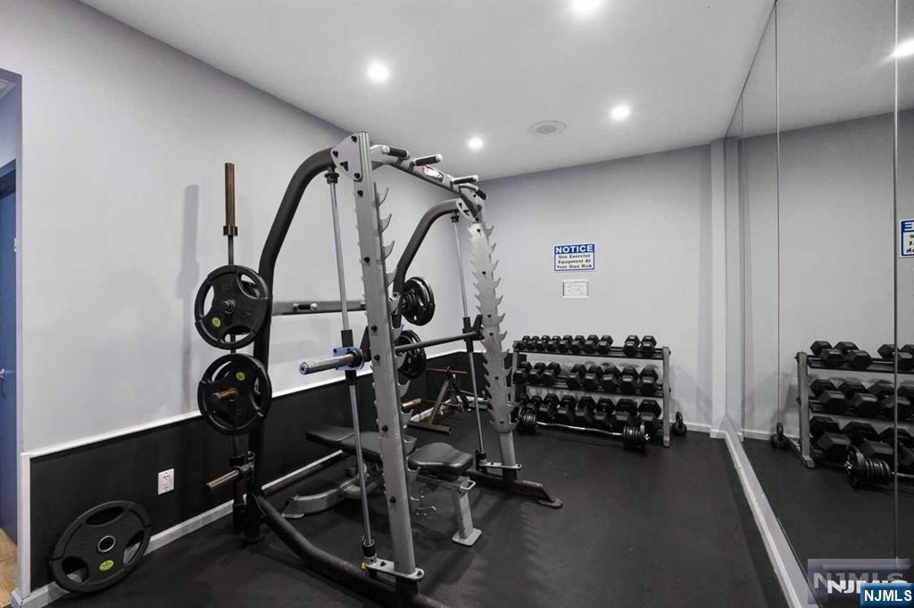 property viewer photo 24