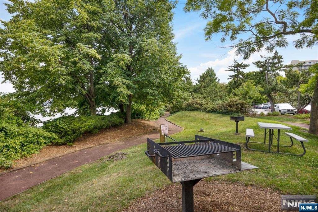 property viewer photo 25