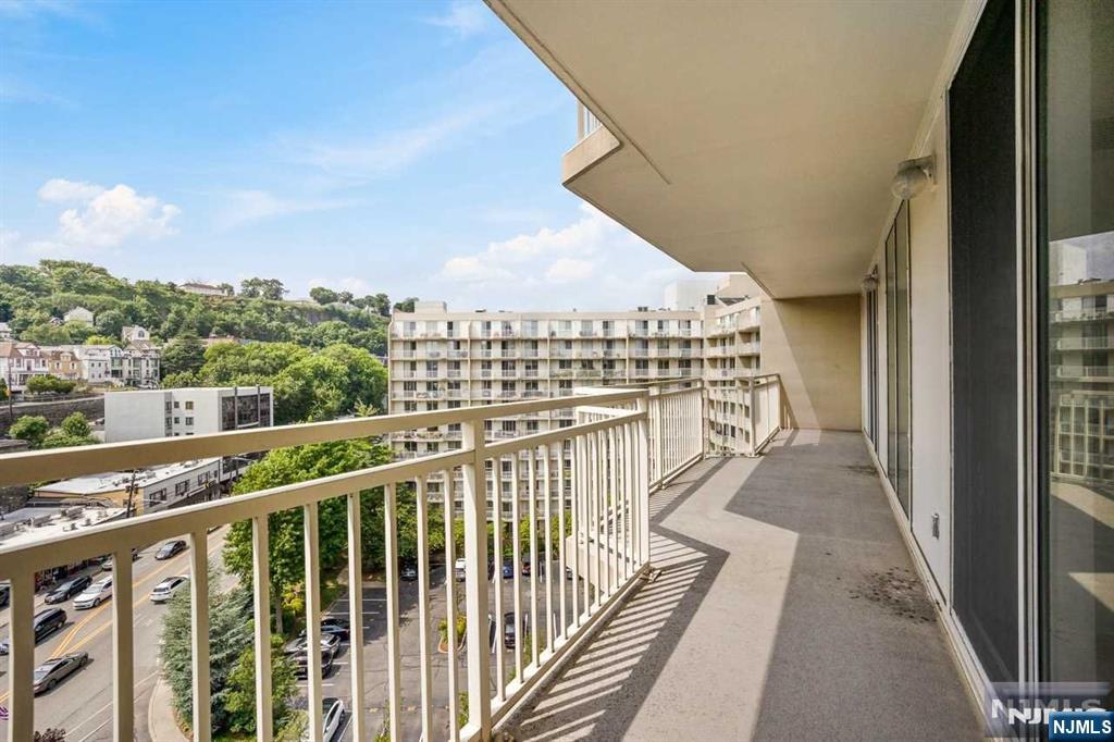 property viewer photo 6