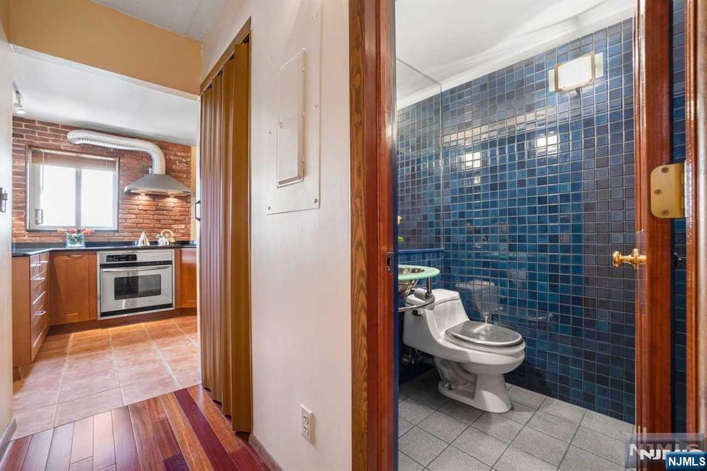 property viewer photo 7