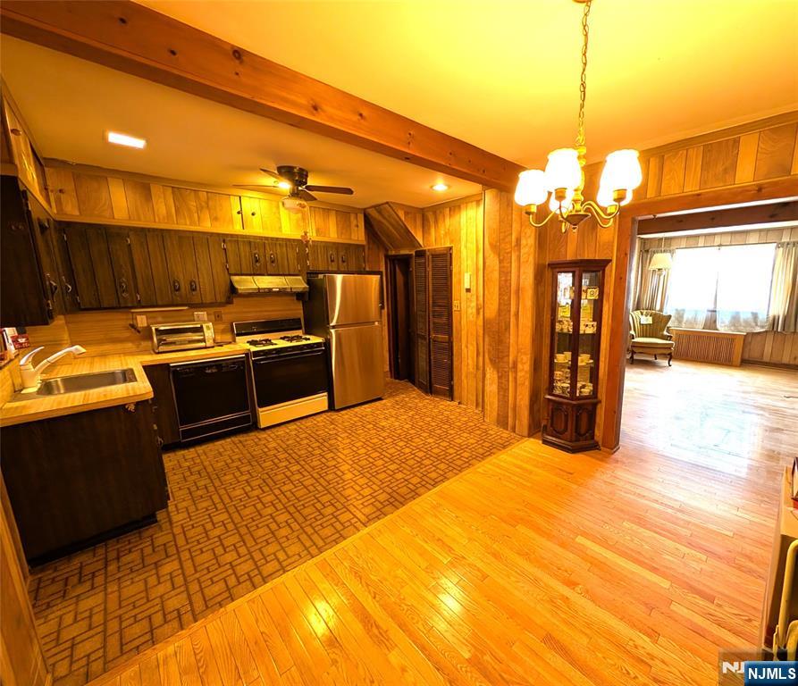 property viewer photo 6