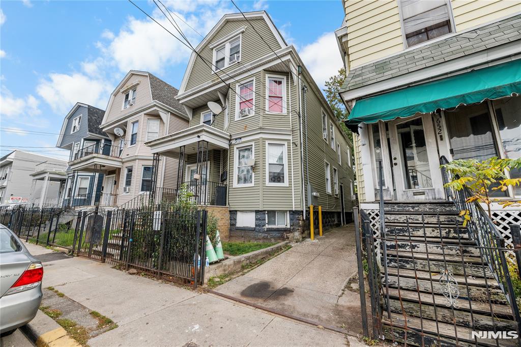 main property photo 2