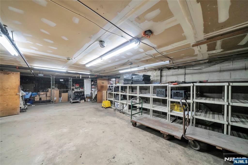 property viewer photo 18
