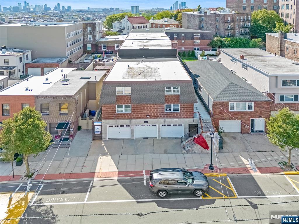 main property photo 18