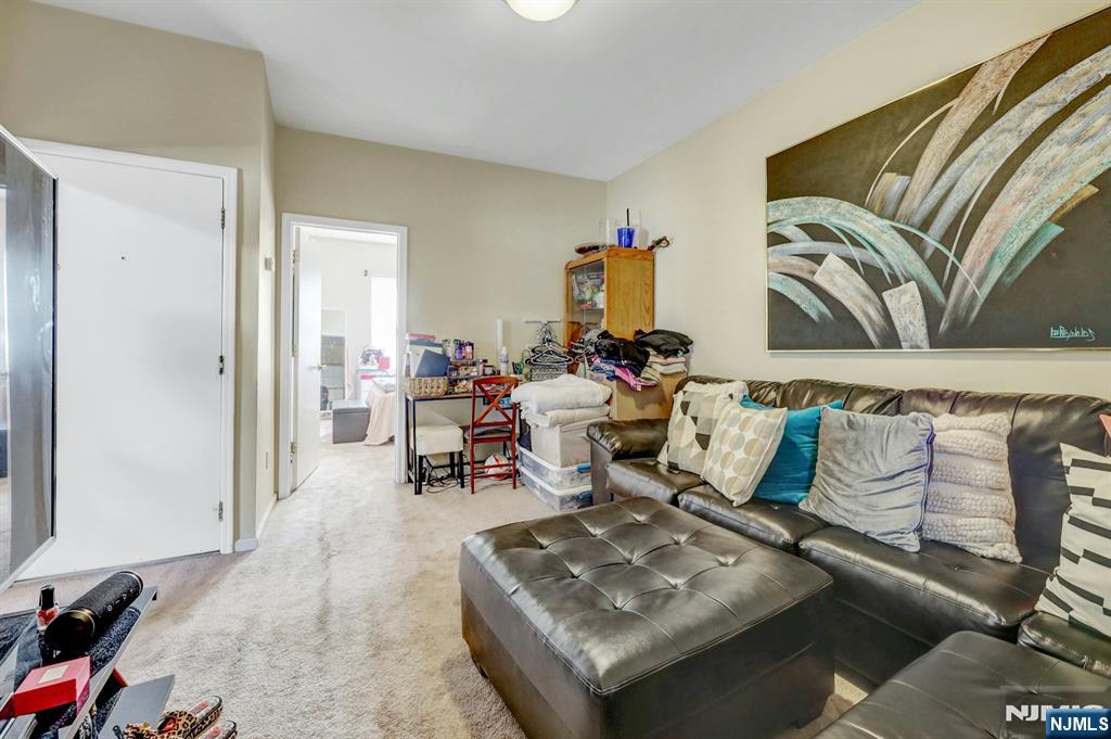 property viewer photo 2
