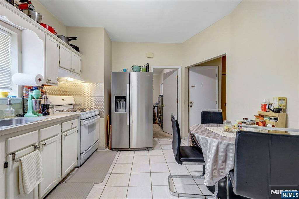 property viewer photo 6