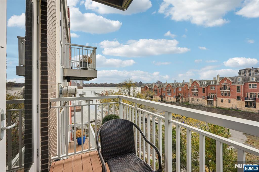 property viewer photo 11