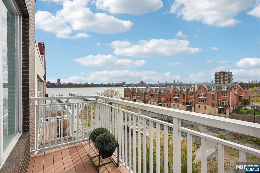 property viewer photo 19